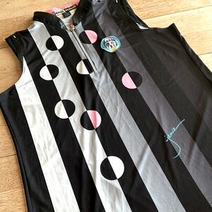 Like New Jamie Sadock Sleeveless Black & White, gray and pink activewear top!